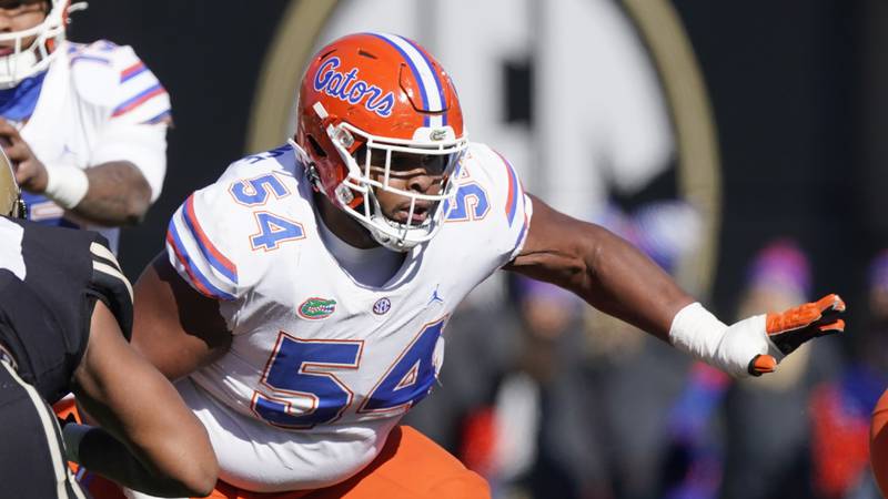 Florida offensive lineman O'Cyrus Torrence plays against Vanderbilt during the 2022 season.