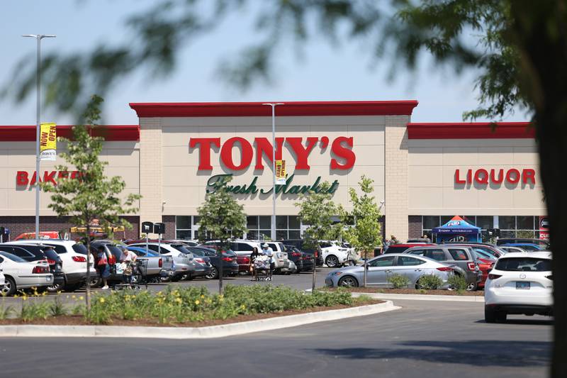 Tony’s Fresh Market held its grand opening for their Joliet location on Wednesday. Wednesday, June 28, 2022 in Joliet.