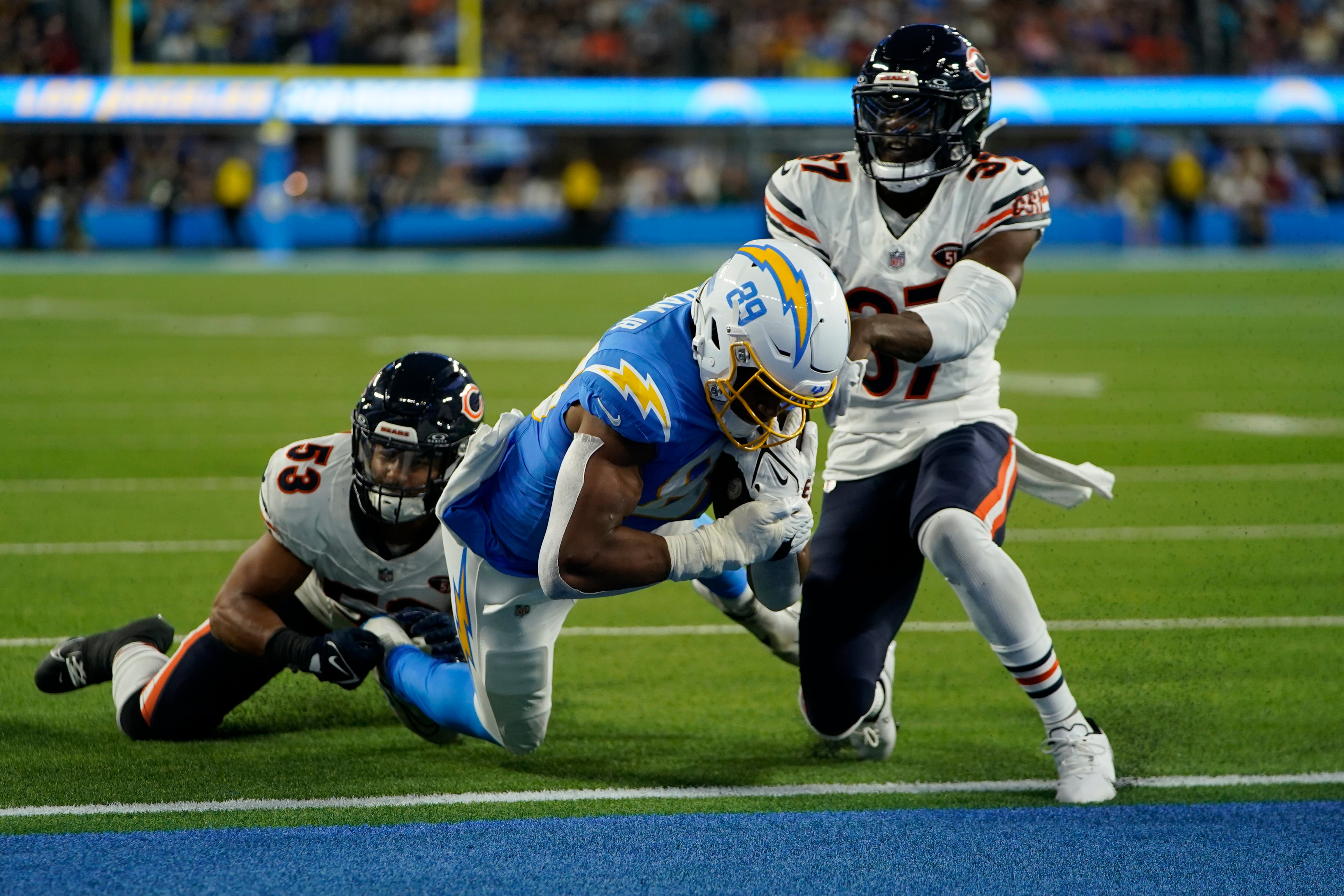 Los Angeles Chargers QB Justin Herbert carves up Chicago Bears in Sunday night blowout