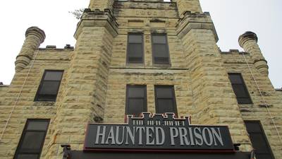 Haunted houses in northern Illinois bring Halloween scares