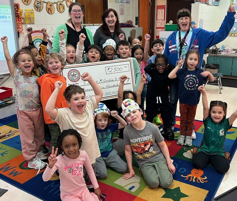 DeKalb Community Unit School District 428 kindergarteners receive $2,500 grant to fund spring field trip to Russell Woods