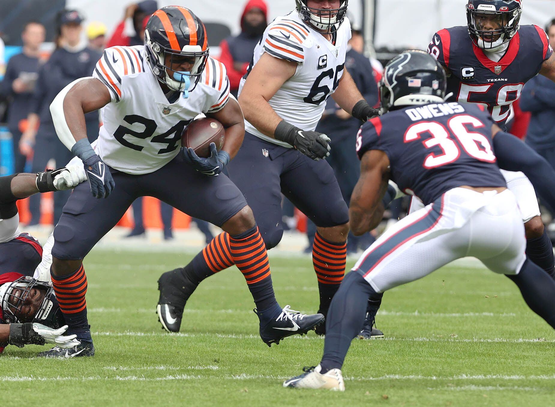 How to Treat Bears RB Khalil Herbert as Fantasy Football Waiver Wire Target