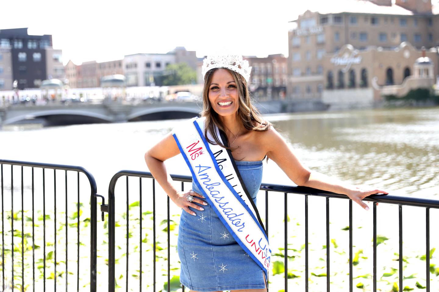 Carmen Santiago-Keenon is a St. Charles resident, public speaker, advocate and business woman who now holds the title of Ms. Illinois Universe Ambassador USA.