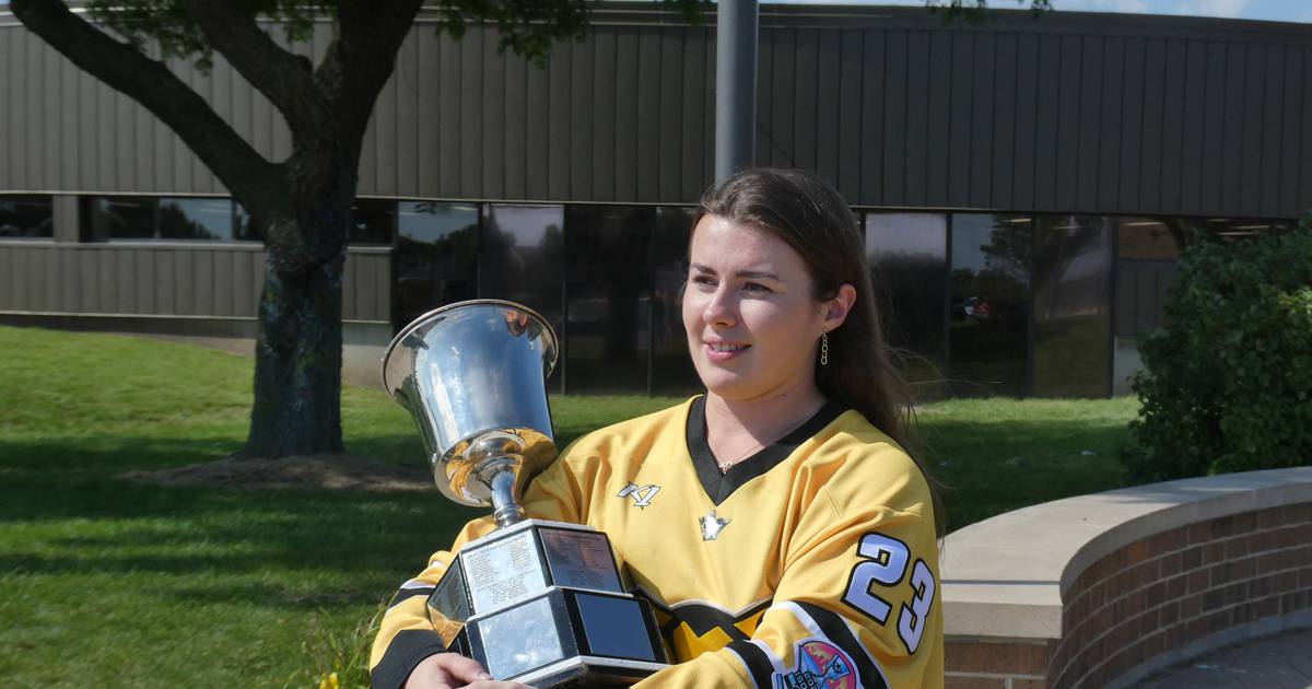 Hockey champion Katelynn Russ brings Isobel Cup trophy home to Crystal