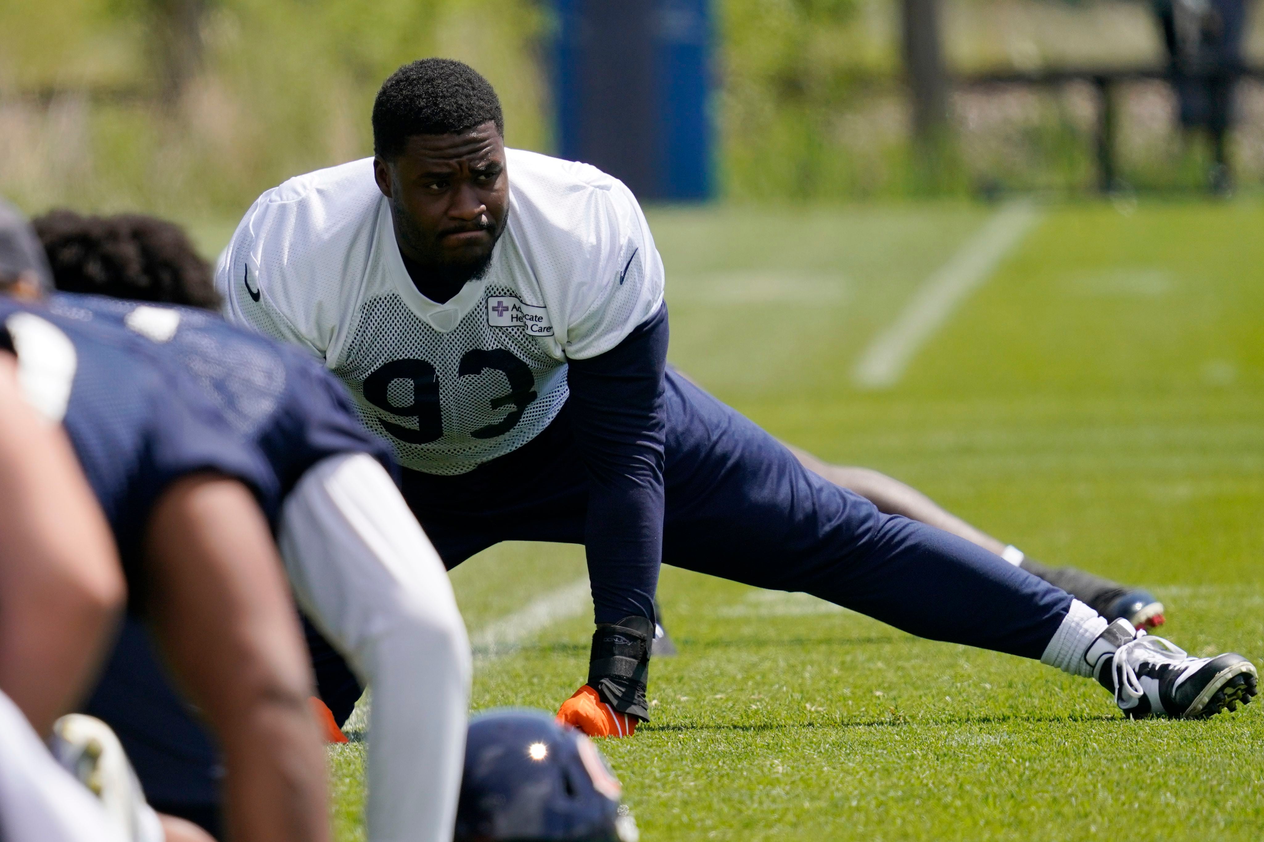 Chicago Bears defensive tackle Justin Jones (93) warms up prior to