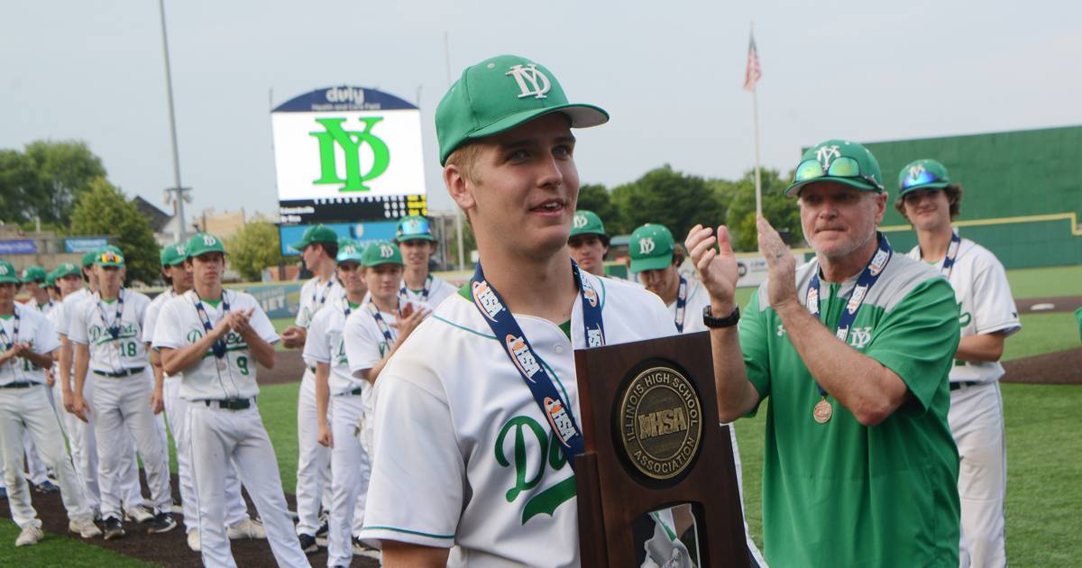 Baseball: New Trier uses 5-run rally in extras to take down York in Class  4A third-place game