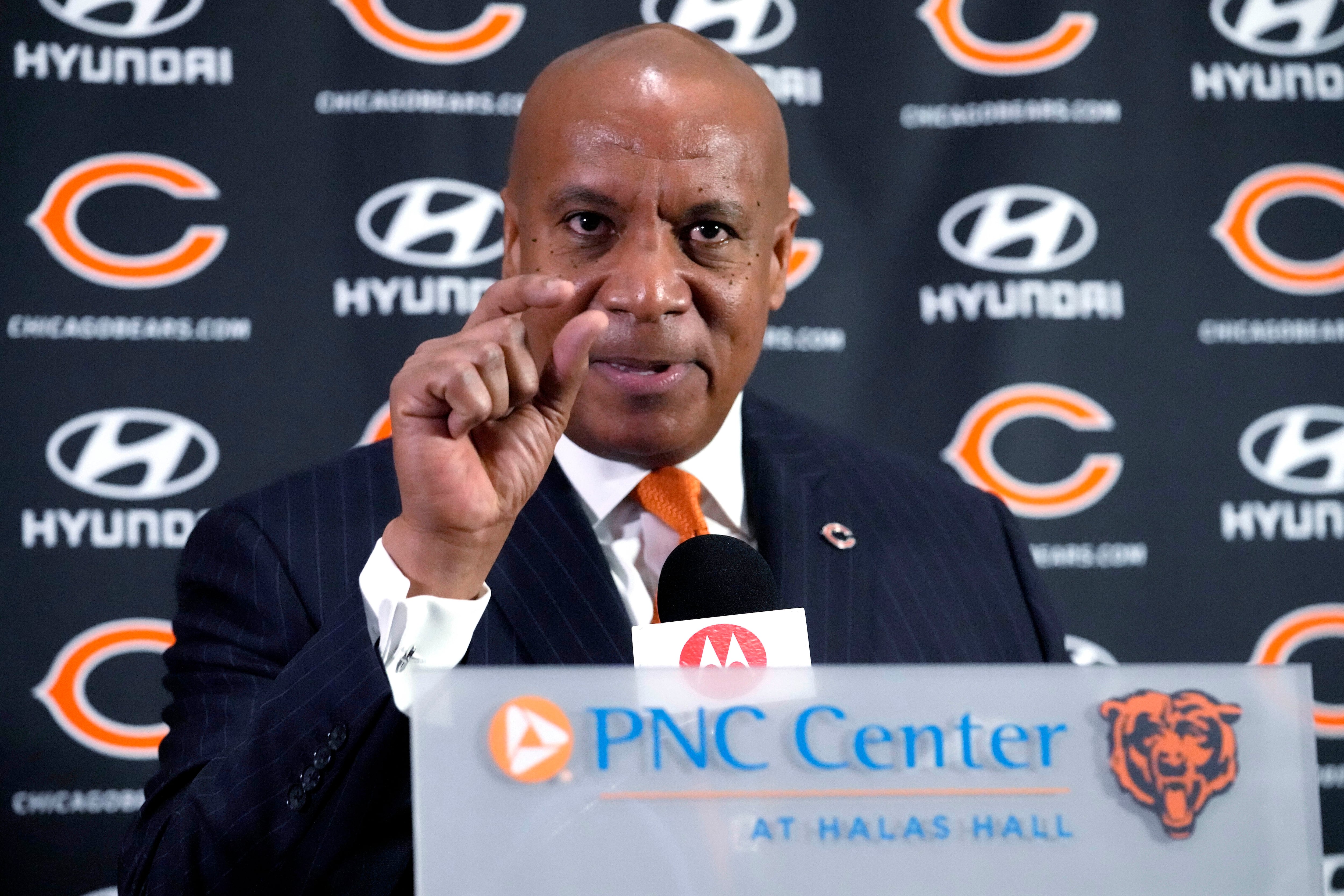 Kevin Warren named first African American CEO and President of the Chicago  Bears