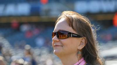 Two Lake County breast cancer patients honored at Chicago Bears Crucial Catch Game