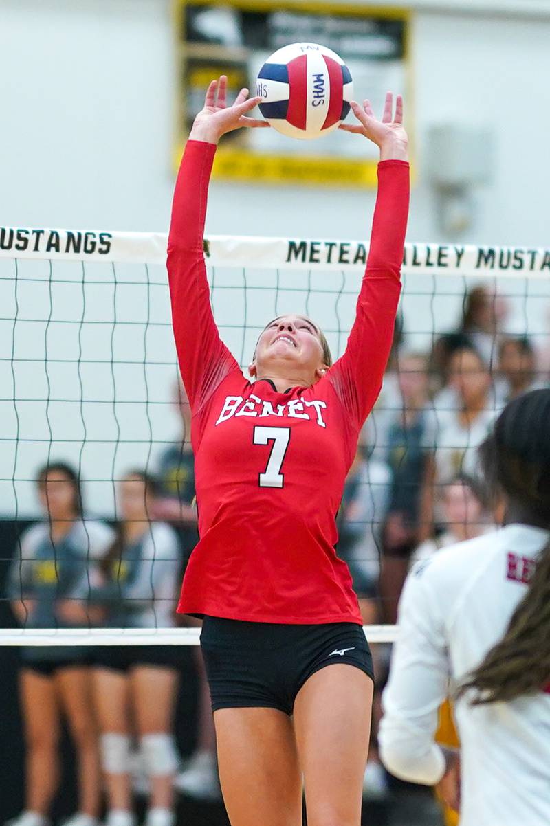 Benet’s Audrey Asleson (7) sets the ball during a volleyball match against Metea Valley at Metea Valley High School in Aurora on Wednesday, Sep 4, 2024.