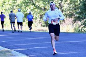 Sports Shorts: Geneseo’s Zach Johnson wins Underground Railroad 5K