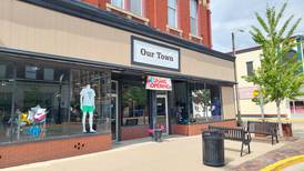 Streator clothing store relocates