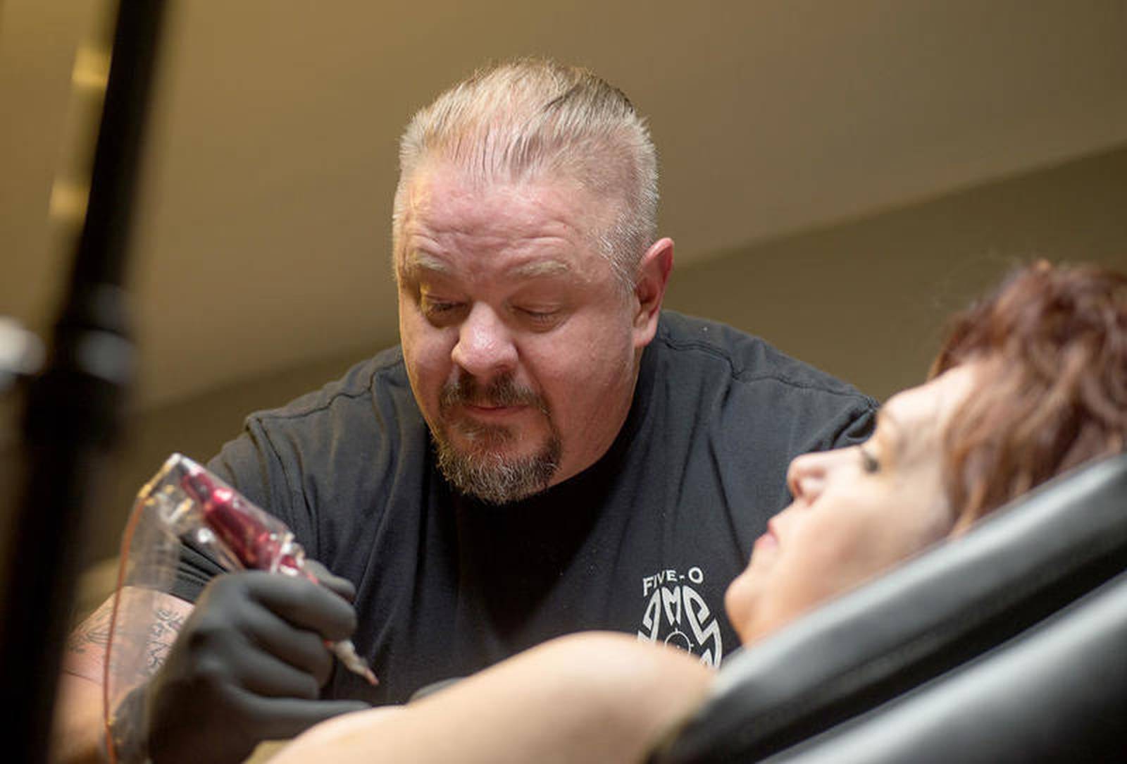 Make Me Feel Normal Elburn Tattoo Shop Offers 3d Nipple Tattoos To Breast Cancer Survivors 