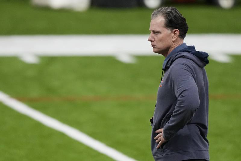 Chicago Bears head coach Matt Eberflus watches players during practice, Tuesday, June 13, 2023, in Lake Forest.