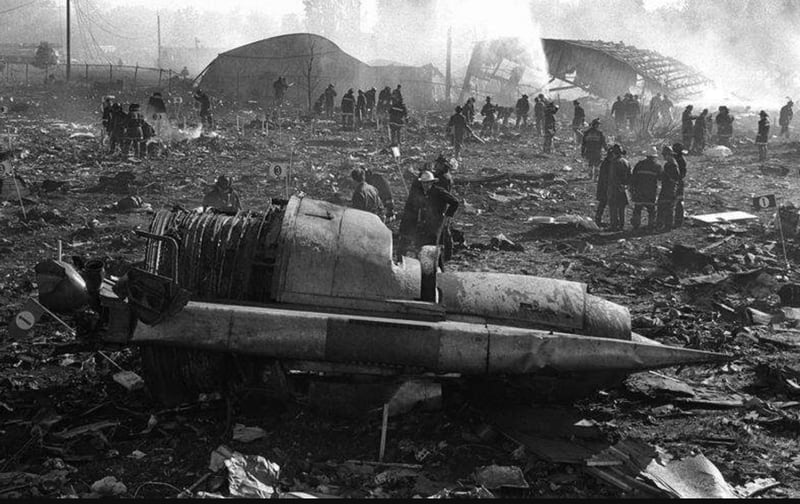 American Airlines Flight 191 crashed because the left engine fell off right after takeoff on May 25, 1979. This is one of the two other engines.