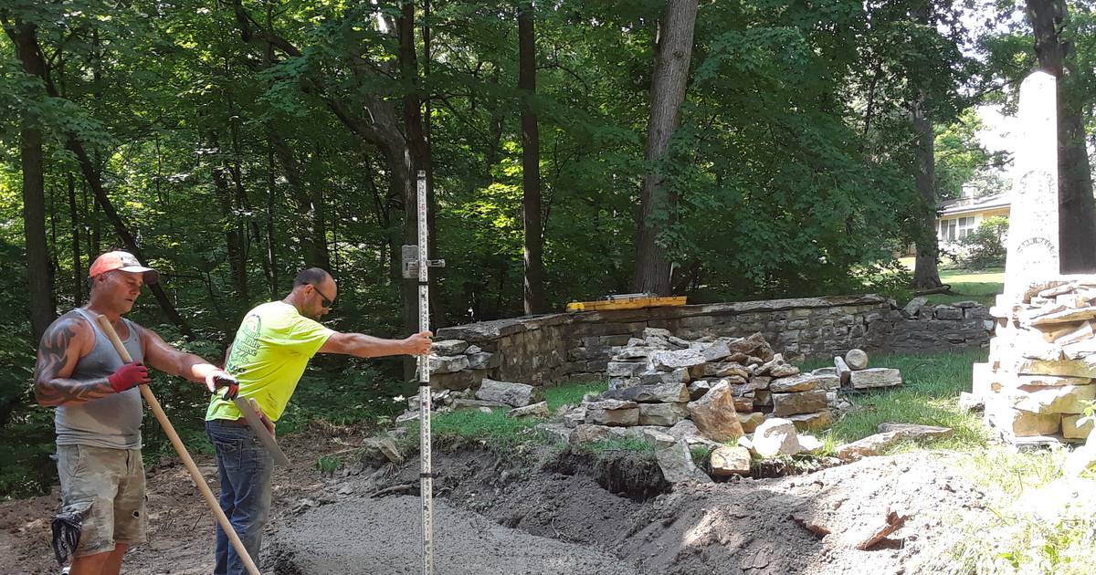 Restoration work begins at Wallace-Dickey Cemetery in Ottawa