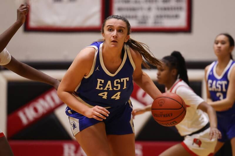 Lincoln-Way East’s Hayven Smith looks for a play against Bolingbrook on Thursday January 26th, 2023.