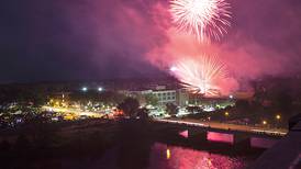 Catch a 2024 fireworks show in Starved Rock Country