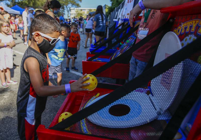 Photos Oktoberfest in Downers Grove Shaw Local