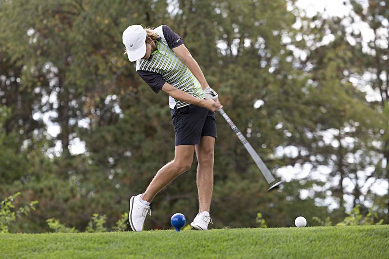 Geneseo’s Kwin Vankerrebroeck tees off on #17 Wednesday, Sept. 27, 2023 during the class 2A golf regionals at Deer Valley Country Club.