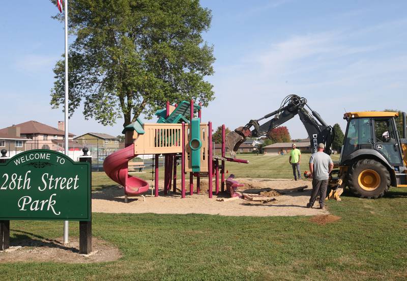 City of Peru workers remove playground equipment on Wednesday, Sept. 18, 2024 at 28th Street Park in Peru.