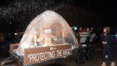 Erie’s lighted parade included snow thanks to one downtown business