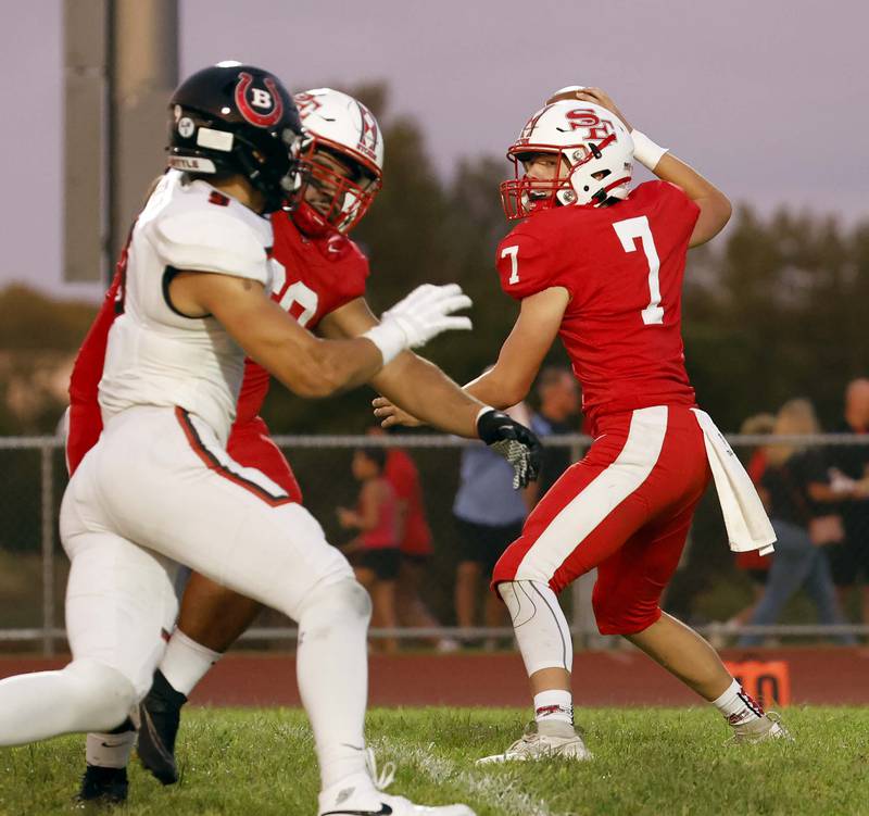 South Elgin's Jack Ginnan (7) looks for an open teammate Friday, Aug. 30, 2024 in South Elgin