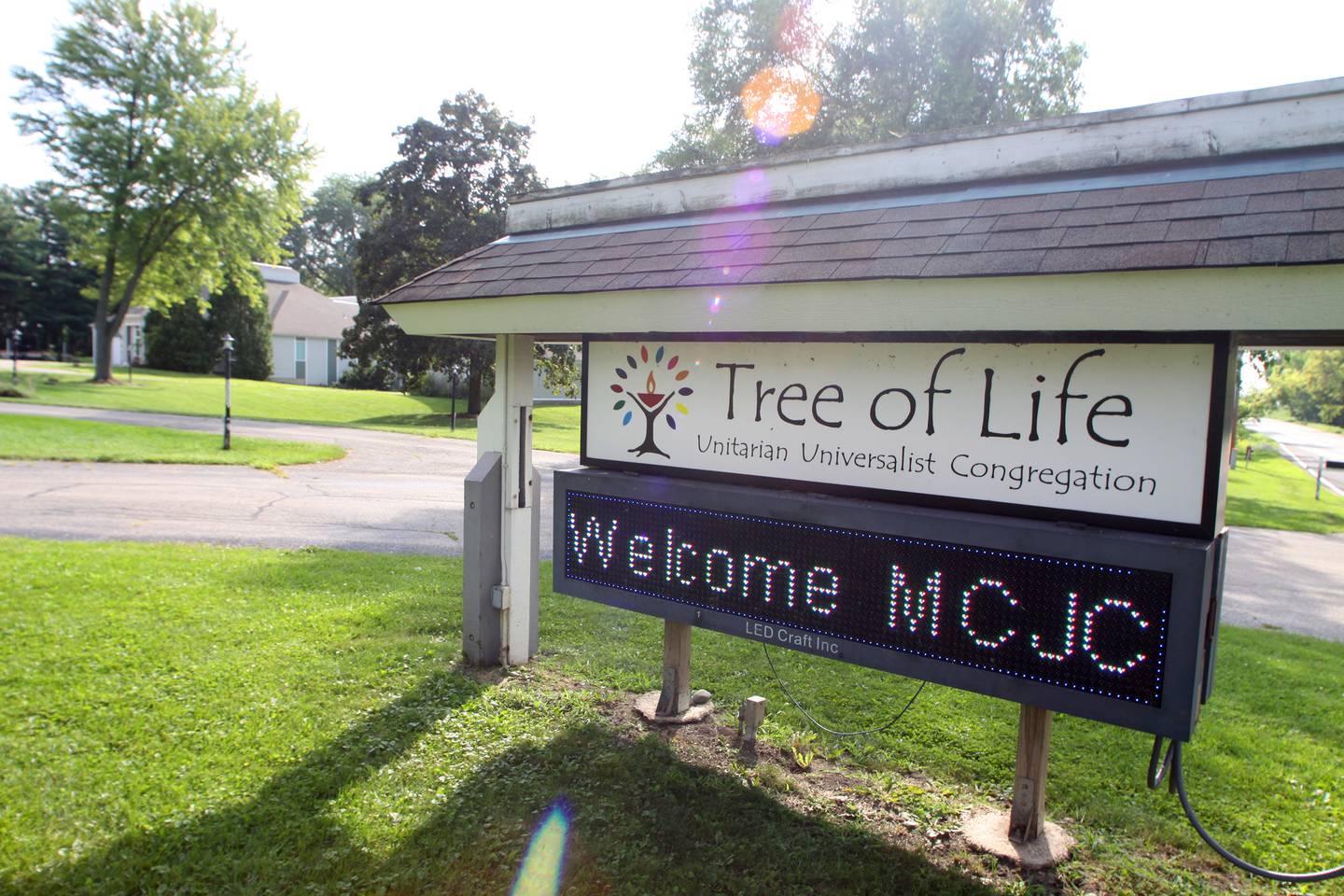 A sign welcomes McHenry County Jewish Congregation members to the Tree of Life Unitarian Church in McHenry on Sunday, August 18.