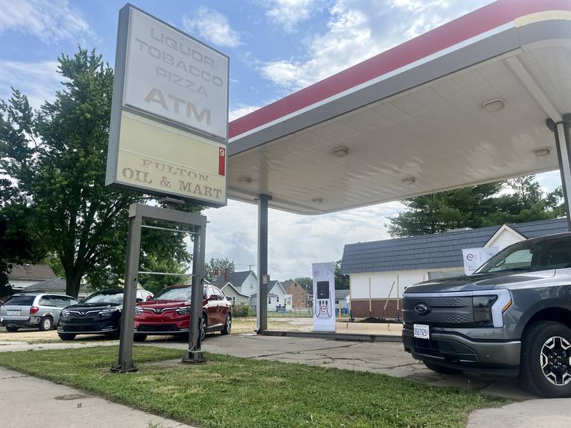 Steamer Stop, a Red E branded electric vehicle charging station and convenience store, broke ground Thursday morning at 1615 Fourth St. in Fulton.