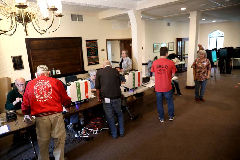 Photos Voters head to the polls in Downers Grove Shaw Local