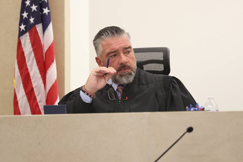 Judge Dave Carlson listens to a witness at the trial of Jermaine Mandley, 47, of Bolingbrook, at the Will County Courthouse on Thursday, Aug. 17, 2023 in Joliet. Mandley is on trial for the alleged shooting of Maya Smith, 24, in June 2022.