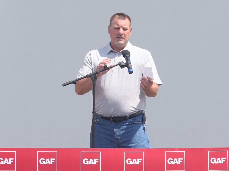 Gary Ashley GAF plant manager speaks during a grand opening celebration at the GAF facility on Tuesday, July 16, 2024 in Peru.