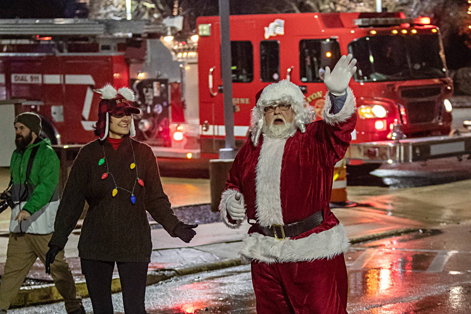 Dixon walk ushers in Christmas season Shaw Local