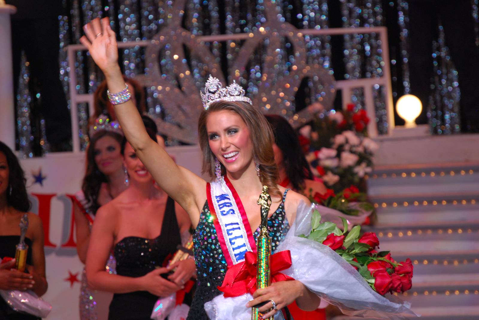 Geneva resident to represent Illinois at Mrs. America pageant Shaw Local