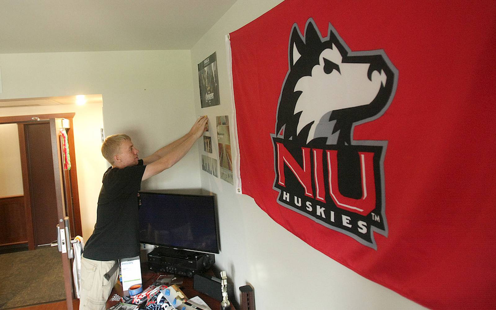 Thousands arrive on NIU movein day Shaw Local