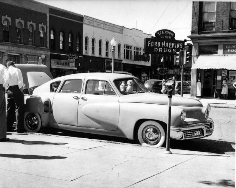 Francis and James Killelea planned to open a Tucker car dealership in Ottawa in 1947. Before the dealership opened, a Tucker automobile was parked in front of the La Salle County Courthouse in downtown Ottawa for residents to view.