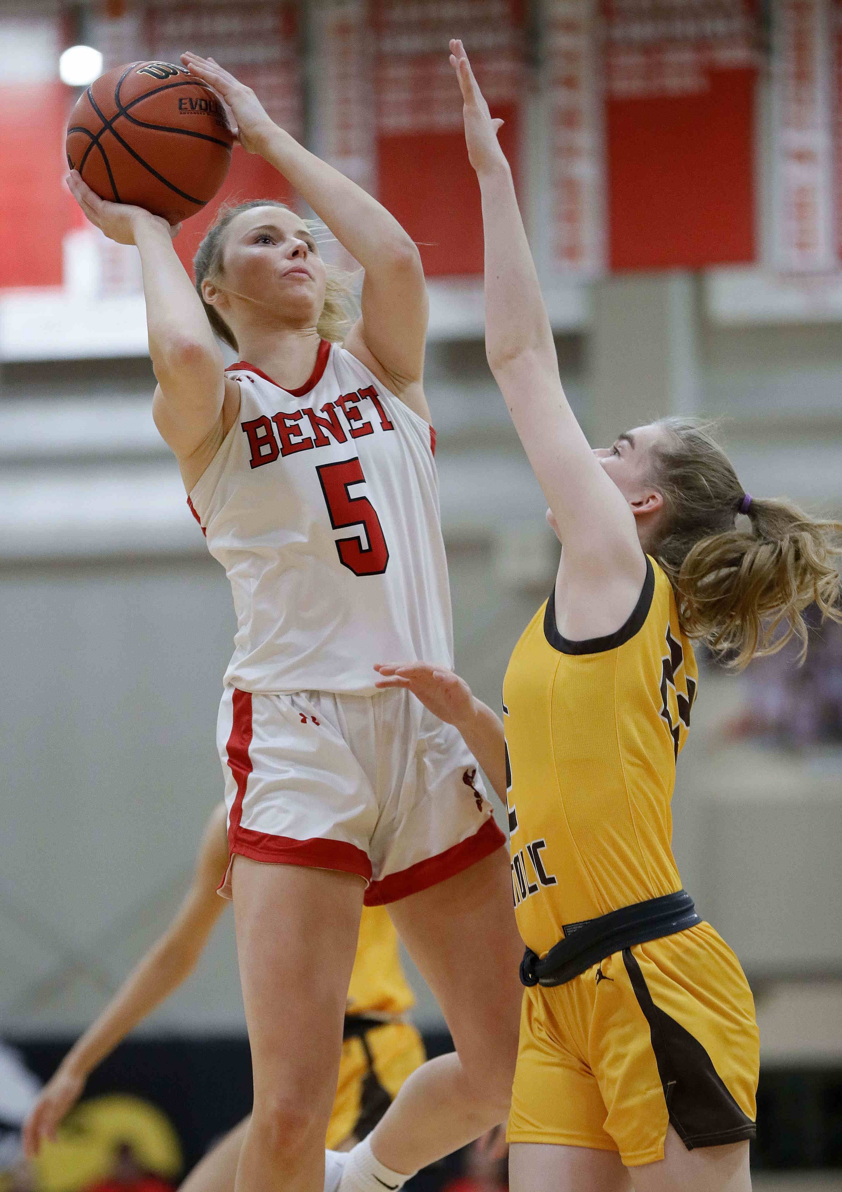 Girls Basketball Lenee Beaumont puts on early show leads Benet