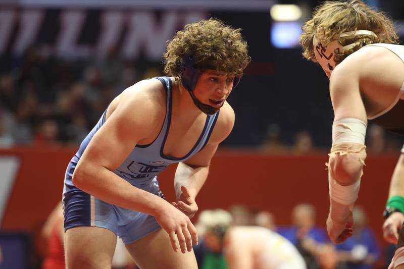 Downers Grove South’s Matt Lapaceik faces Mount Carmel’s Ryian Breen in the 190-pound Class 3A state 3rd place match on Saturday, Feb. 17th, 2024 in Champaign.