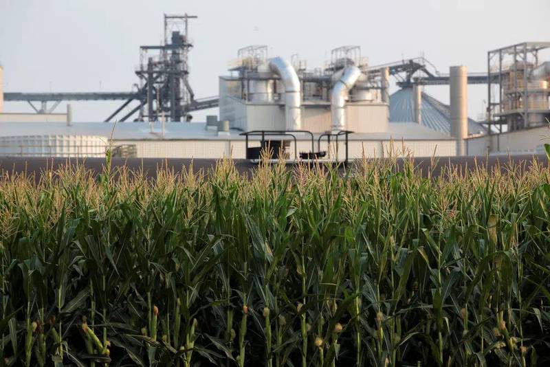 Project developers plan to build carbon capture pipelines connecting dozens of Midwestern ethanol refineries, such as this one in Chancellor, South Dakota.