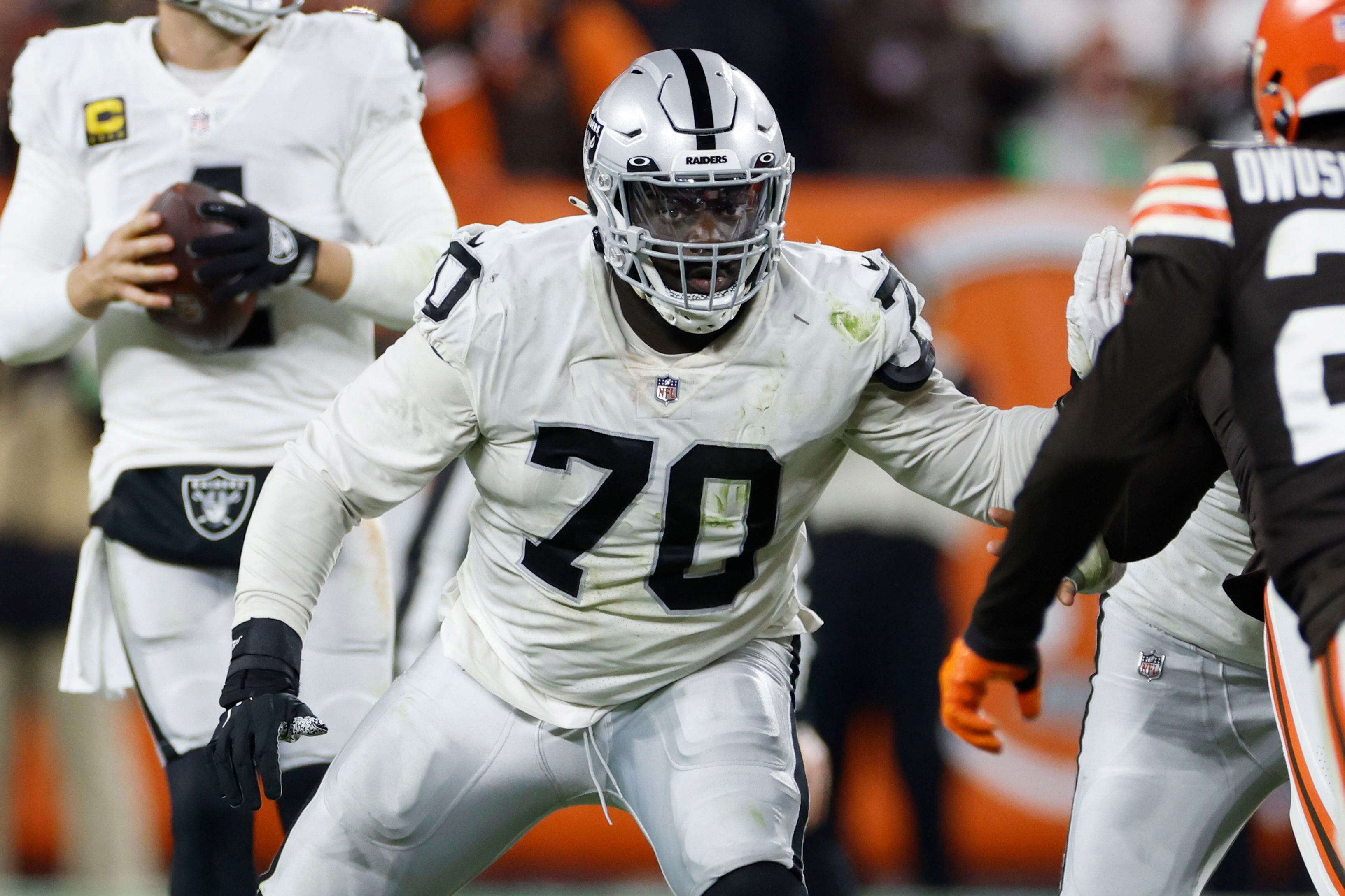 Former Raider Alex Leatherwood picked up by Chicago Bears