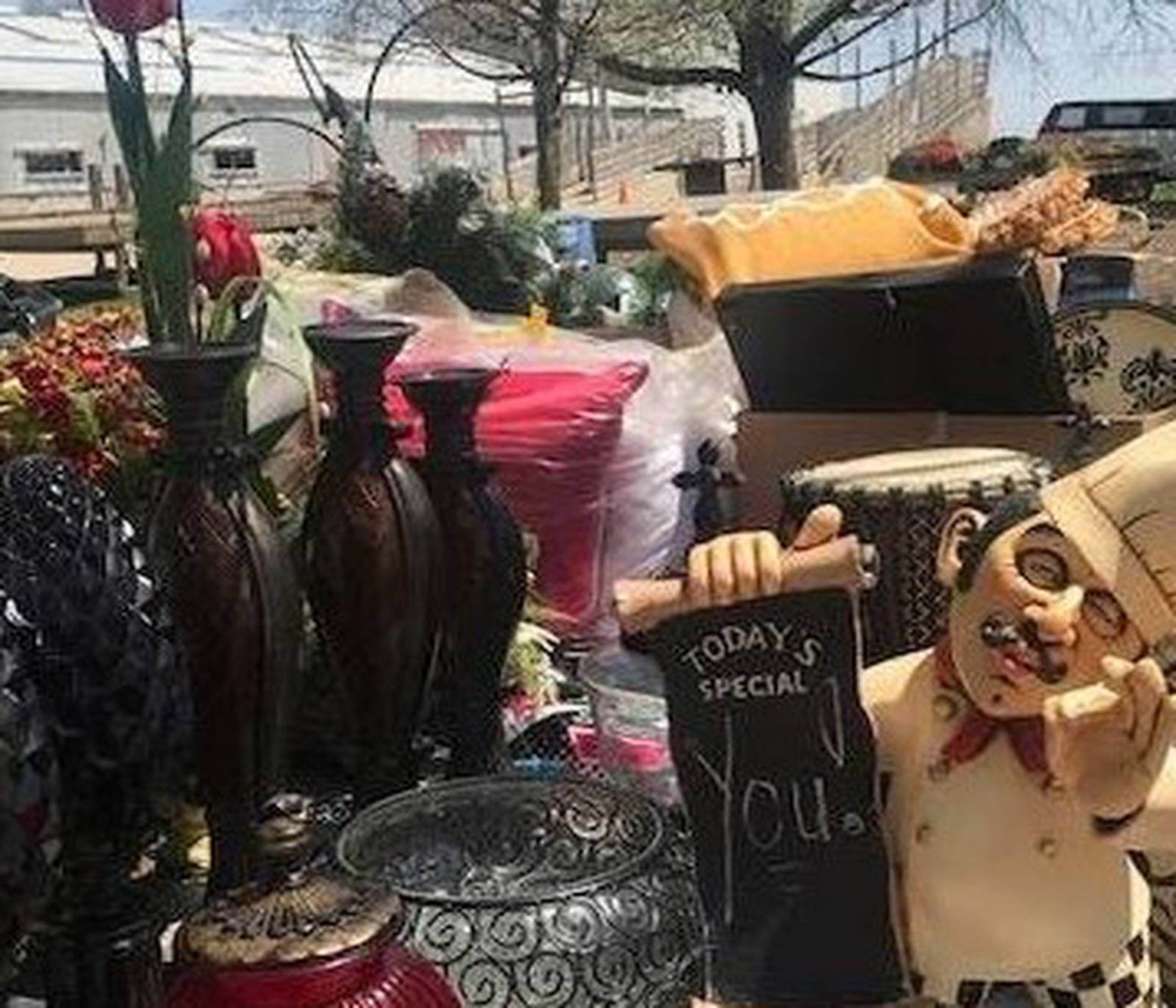 Chana Auction Barn’s new flea market opens Saturday – Shaw Local