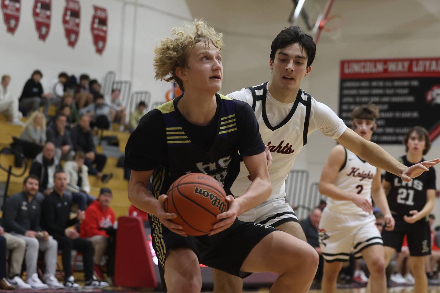 Lemont’s Alanas Castillo makes a move to the basket against Lincoln-Way Central on Wednesday, Jan. 10th, 2024 in New Lenox.