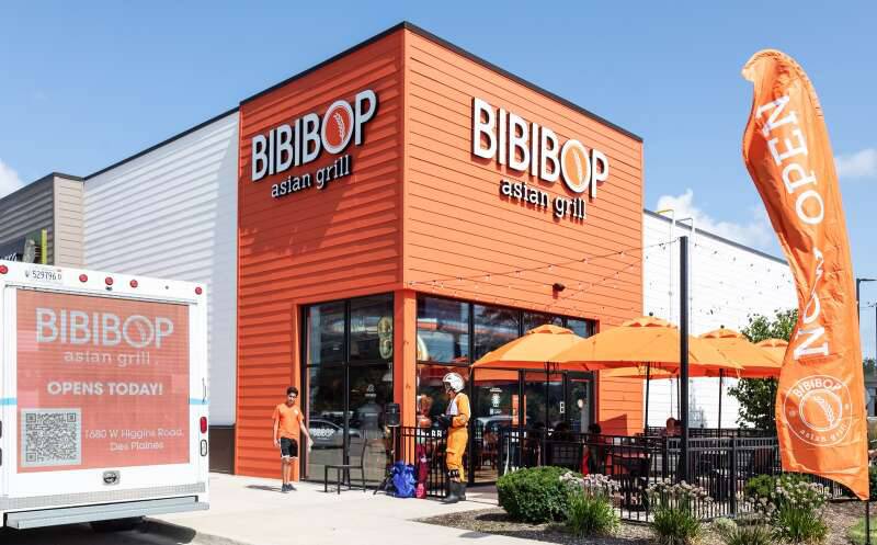 Bibibop Asian Grill held a grand opening celebration last week at 1680 W. Higgins Road. It’s occupying 2,240 square feet of previously unused space in the Orchards at O’Hare shopping center.