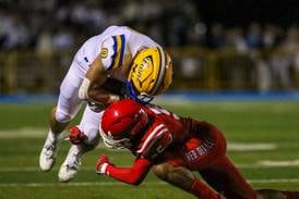 Lyons Township football vs. Hinsdale Central score, news, how to watch, live coverage