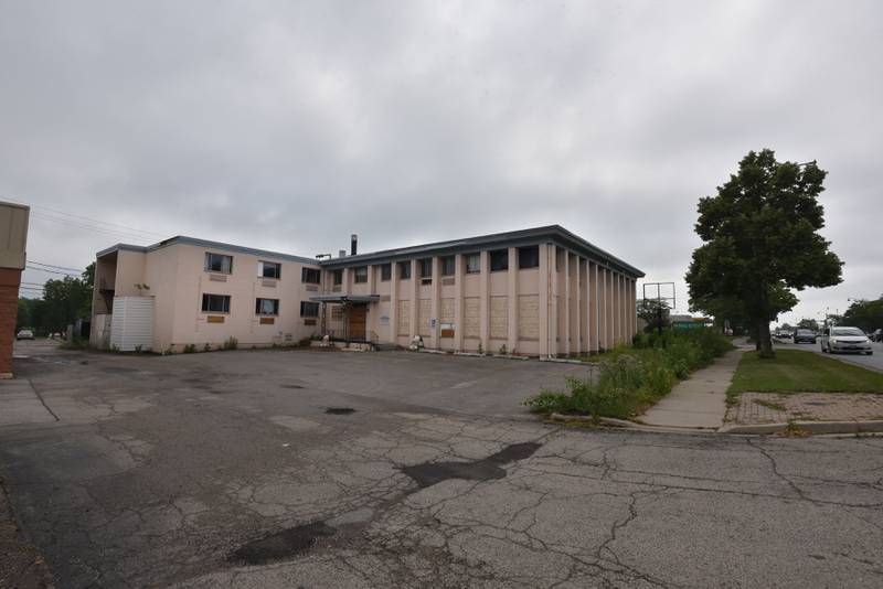 Glen Ellyn bought properties containing the former Budgetel Inn & Suites and America's Best Value Inn on Roosevelt Road in January 2022. The nonprofit Full Circle Communities and community advocates want to convert it into affordable housing.