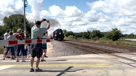 Video: Big Boy steam engine buzzes through Whiteside County