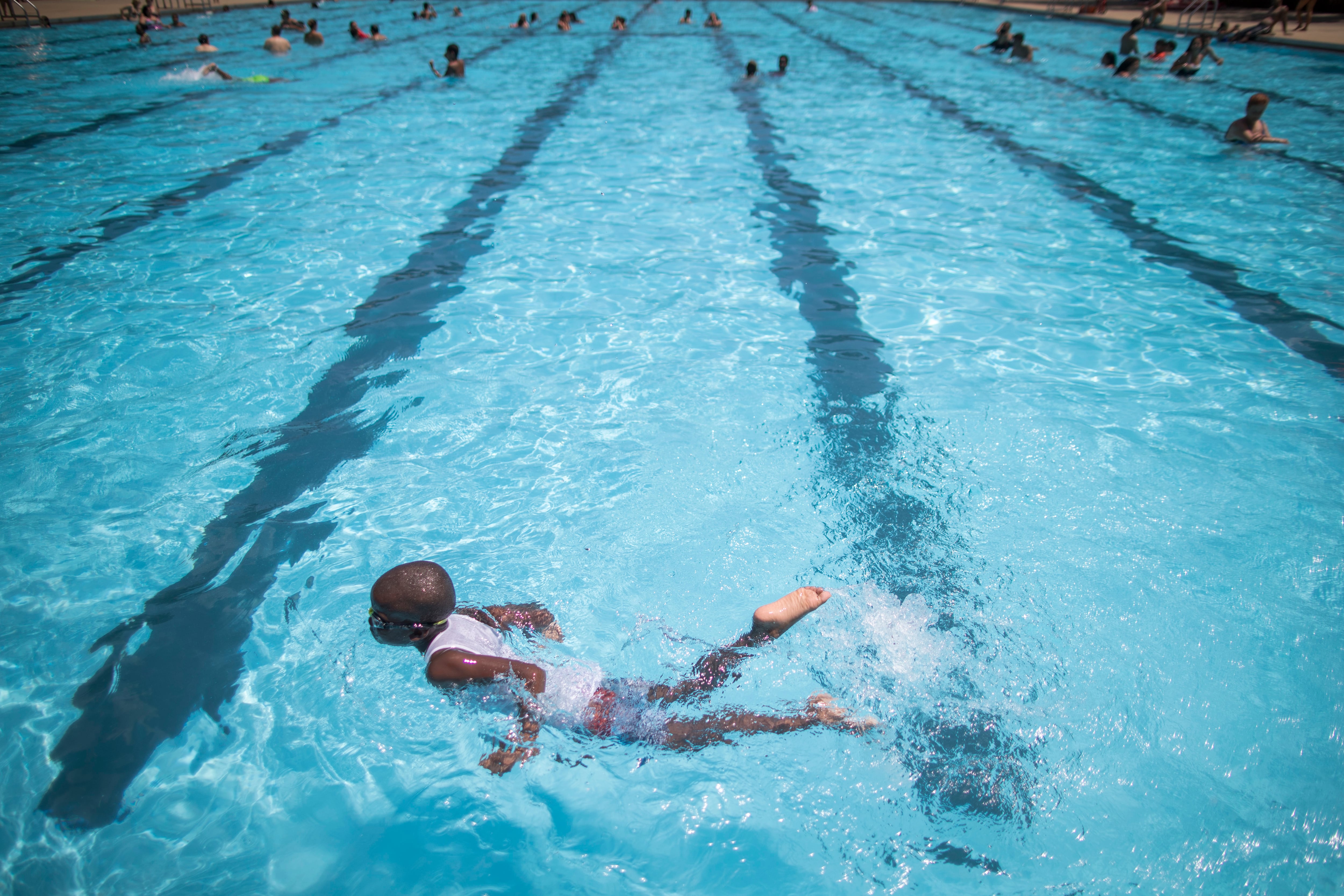 Do you really have to wait to go swimming after eating?