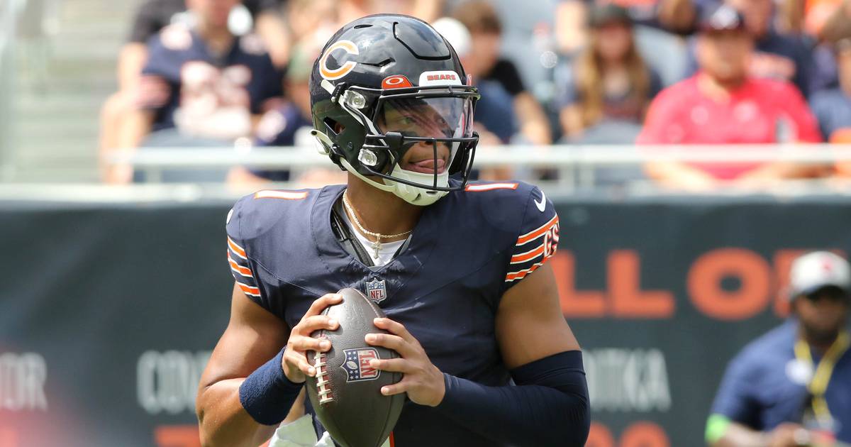 Chicago Bears: 53-man roster breakdown and who's gone