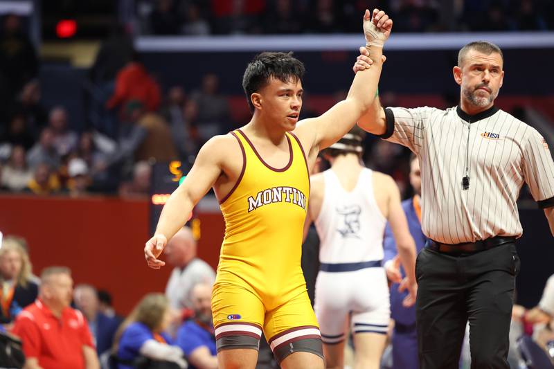 Montini’s David Mayora defeats IC Catholic’s Brody Kelly in the 150-pound Class 2A state championship match on Saturday, Feb. 17th, 2024 in Champaign.