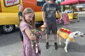 Wienermobile a hit in Morrison despite no whistles