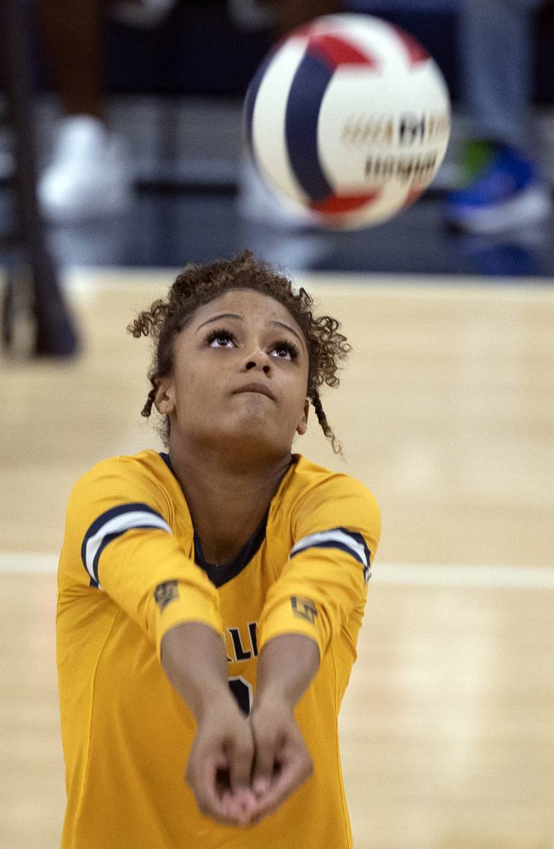 Sterling’s Delali Amankwa eyes the ball Tuesday, Sept. 17, 2024, during a game against Rock Island.